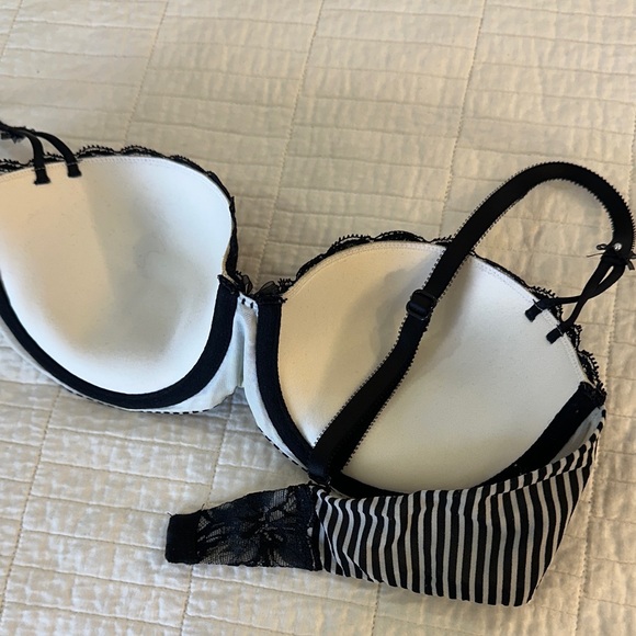 Victoria’s Secret 36C Balconet Push Up Black Lace White Stripe EUC - Picture 4 of 5